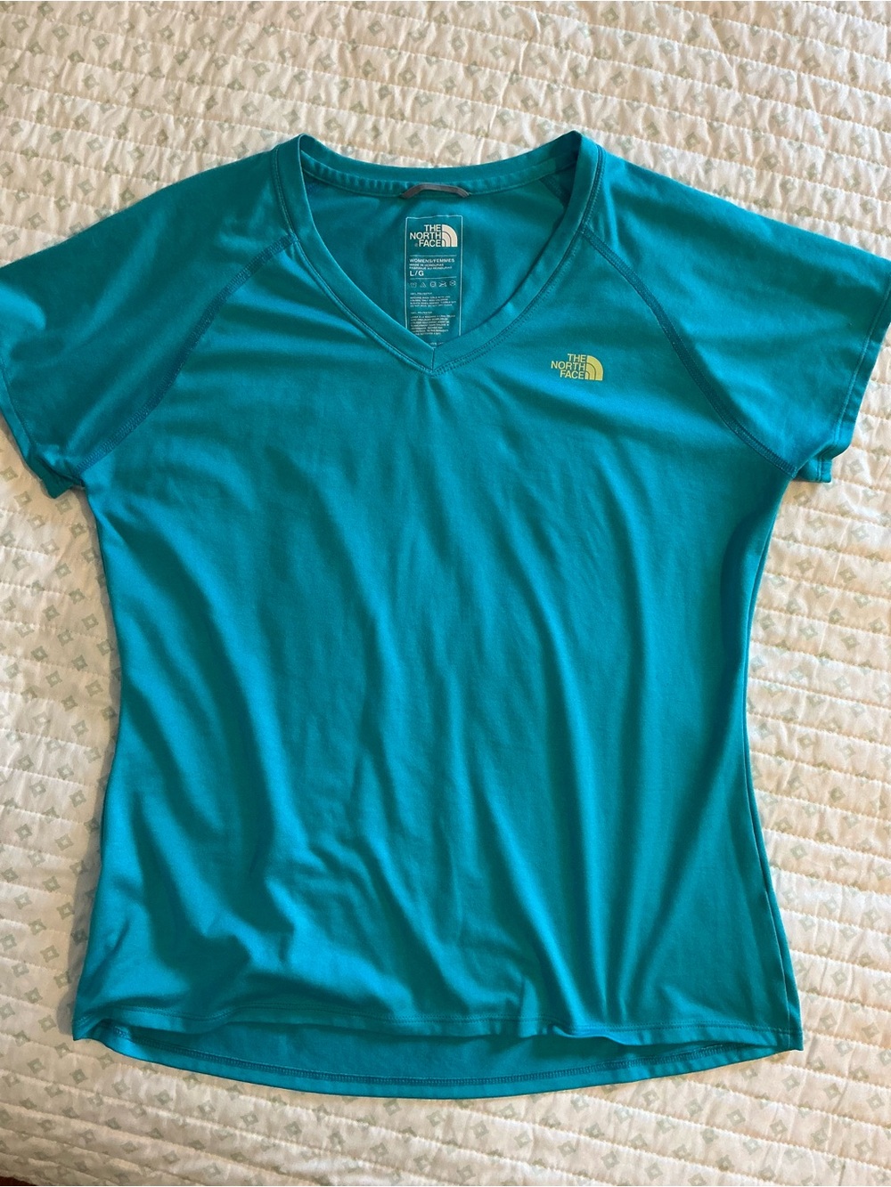 The North Face Teal Short-Sleeve Performance Tee L v-neck
